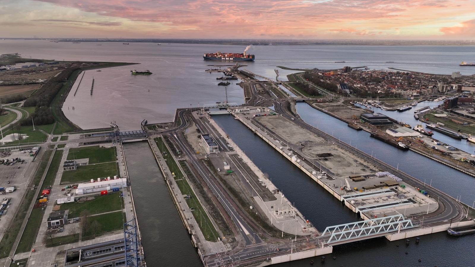 Opening Nieuwe Sluis in oktober Nieuwe Sluis Terneuzen